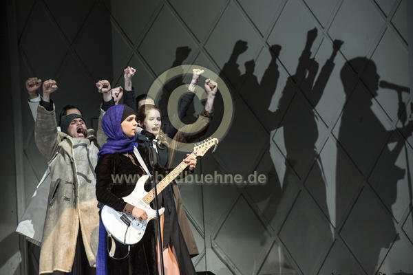 GorkiTheaterSchnee-5447