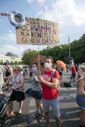 kuenstlerProtestCoV037