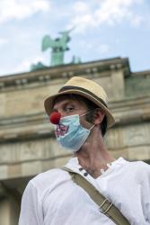 kuenstlerProtestCoV175