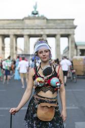 kuenstlerProtestCoV017