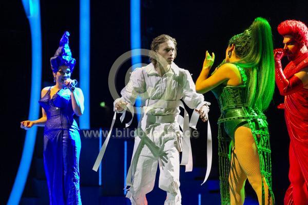 fallingINlove23FrdrchPalast058