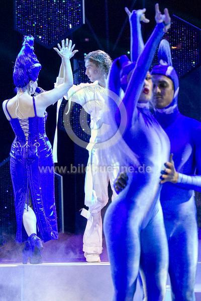 fallingINlove23FrdrchPalast211A