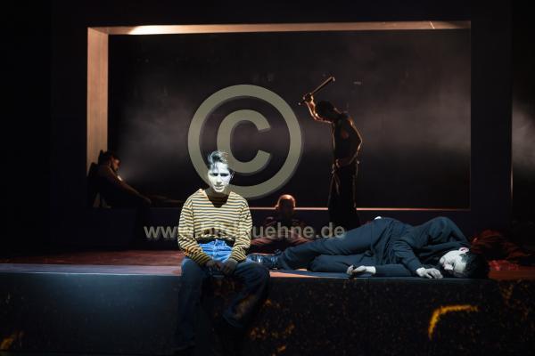 GorkiTheaterHundWolfSchakal-4448