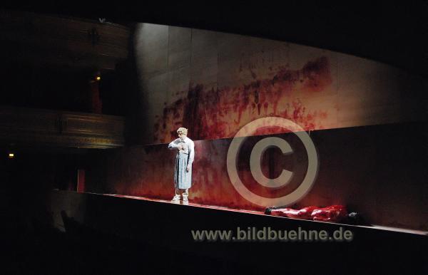 DeutschesTheaterOrestie13.jpg