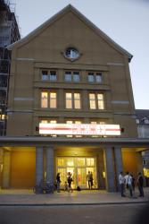 TheaterParkaue4.jpg