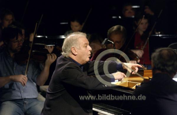 StaatsoperBarenboim01.jpg
