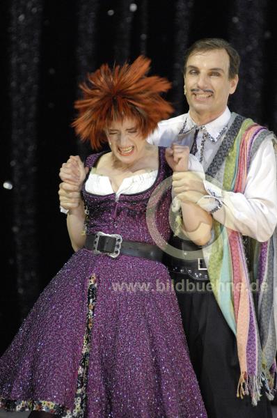 KomOperKissMeKate0798.jpg